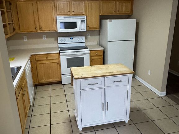 3rd image of 54 Gray Hawk Dr Floor 1