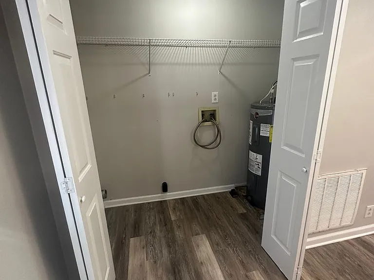 1130 Sloan St — Photo 20