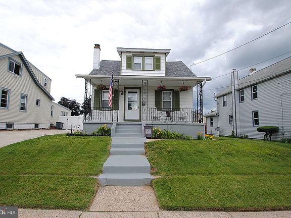 2nd image of 828 Shadeland Ave
