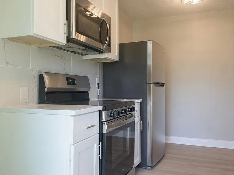 2445 Julia Ave #A — Photo 2