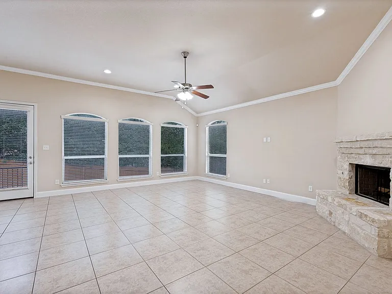 23214 Crest View Way — Photo 6