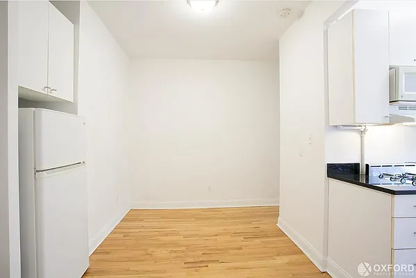 Rented by Oxford Property Group | media 19