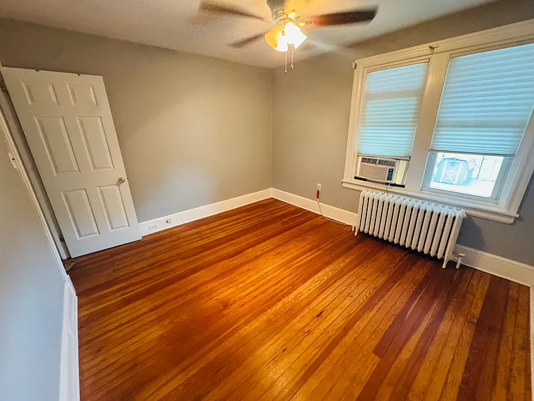 403 S Sycamore St — Photo 10