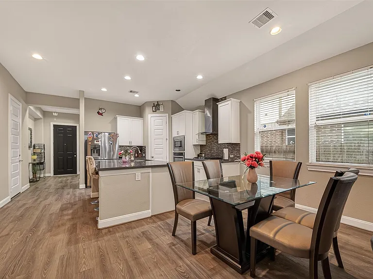2209 Hidden Meadow Ln — Photo 10