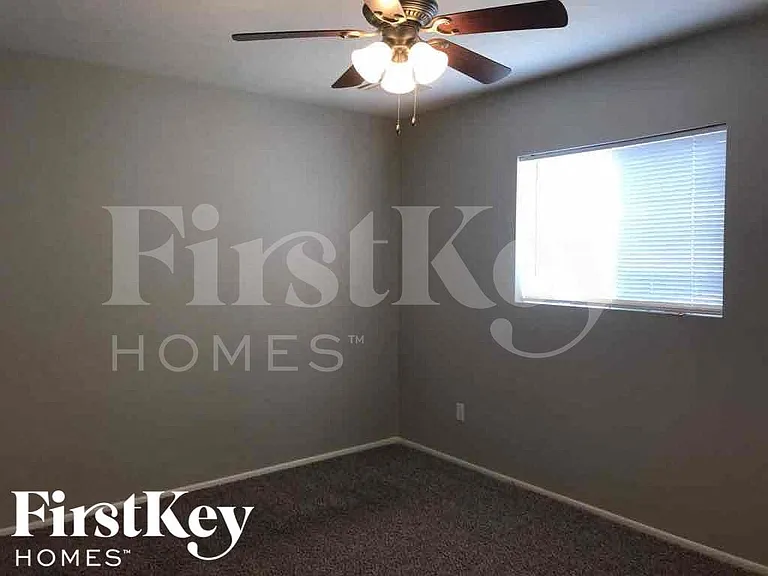514 E Taylor St — Photo 8