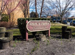 220 Westend Ave APT 1D, Freeport, NY 11520