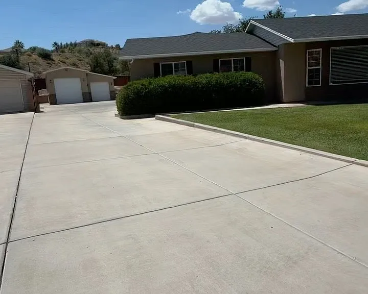 1743 W Green Valley Ln — Photo 22