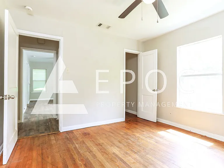 1020 S 39th St — Photo 10