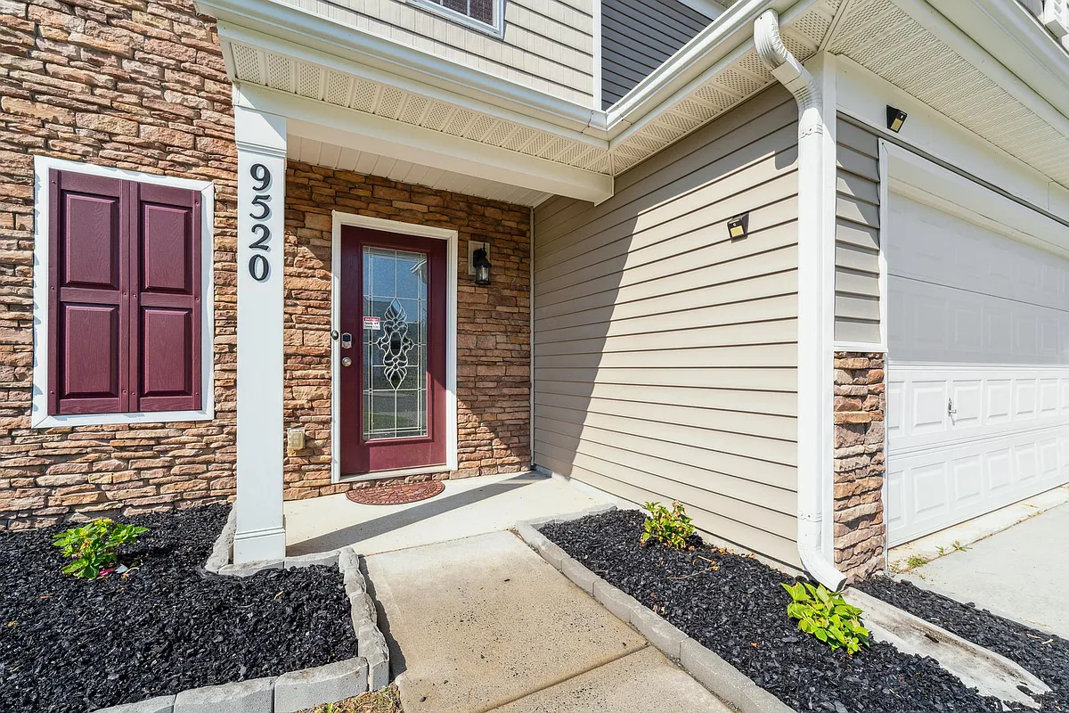 Flower bed - 9520 Mintworth Ave