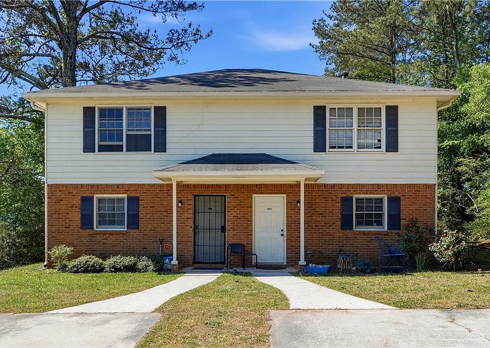 1st image of 1600 Riverside Trl NE