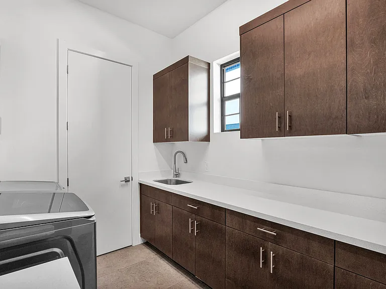 8430 S 10th Ln — Photo 33
