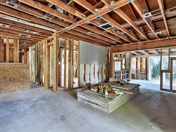 5th image of 1176 SW 4th St
