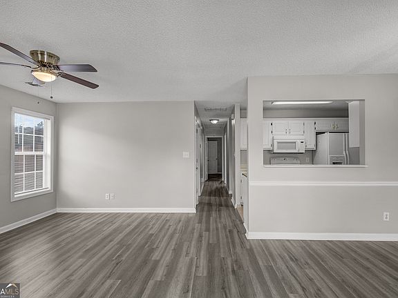 2nd image of 1509 N Hampton Ct
