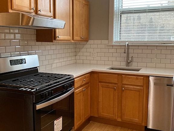 2nd image of 1620 W Granville Ave APT 2s