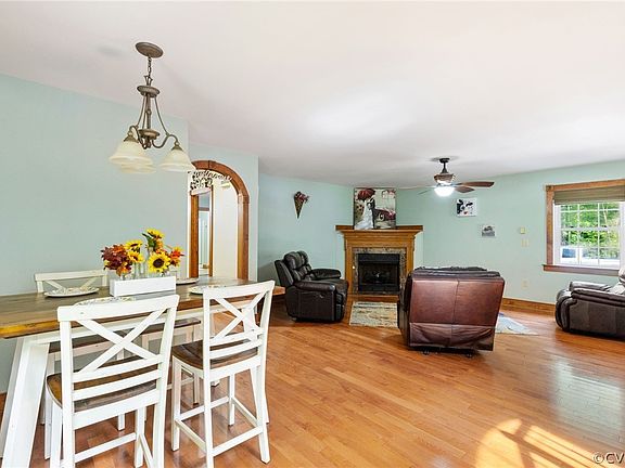 4th image of 2235 Pine Cove Trl