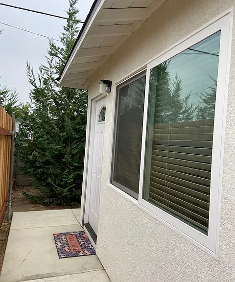 E Princeton St — Photo 1