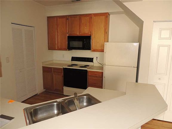 3rd image of 5714 Mornay Pl