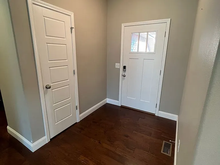 5353 S Twelve Oaks Rd — Photo 3