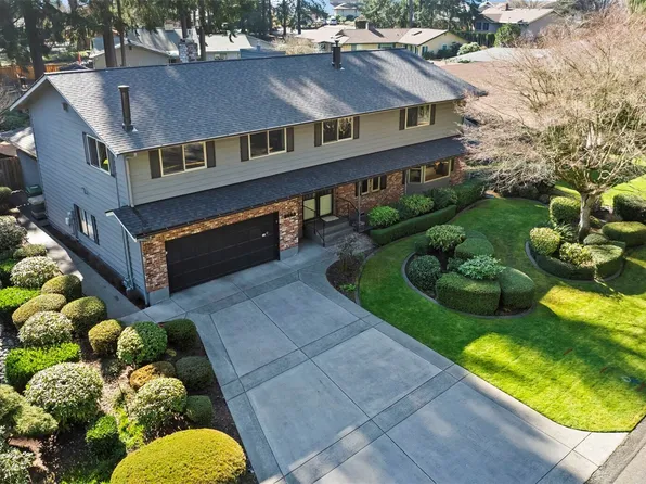 8902 Park Ridge Drive W, University Place, WA 98467