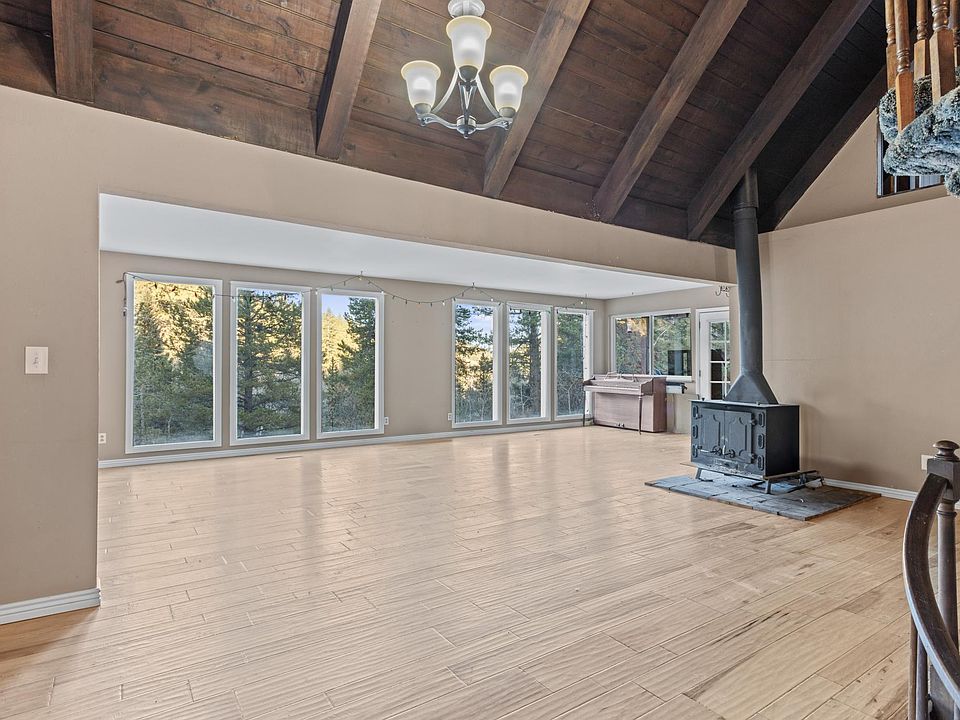 Living room - main floor