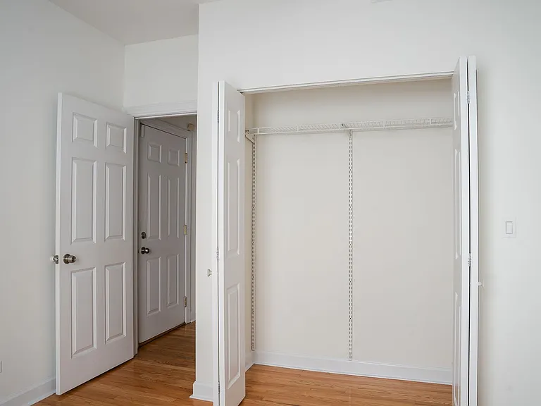 Gunnison Condos — Photo 8