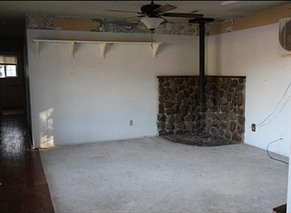 4th image of 8519 Oak Terrace Ln