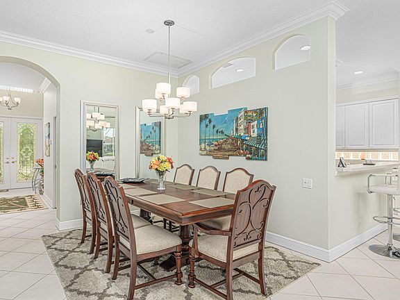 5th image of 419 Sunview Way Way