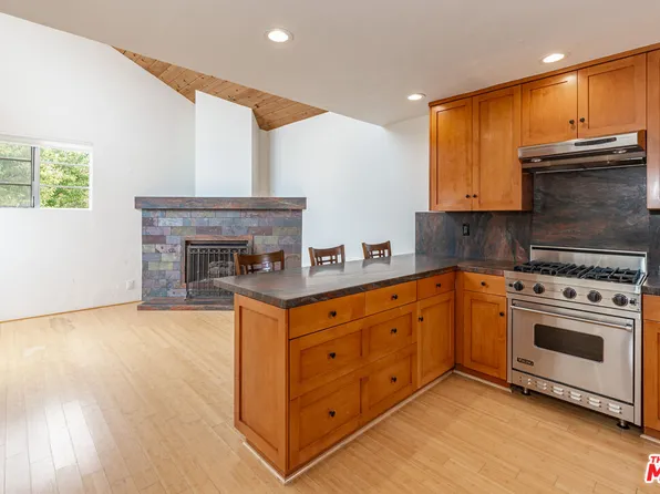 29233 Heathercliff Rd APT 2, Malibu, CA 90265