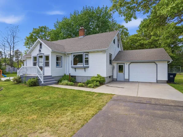 W5235 Buckeye Dr, Necedah, WI 54646