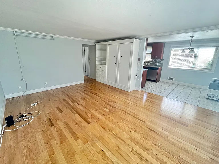 4451 Woodland Park Ave N #5 — Photo 7