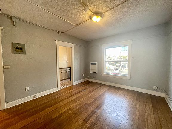 2nd image of 916 Georgia St APT 307