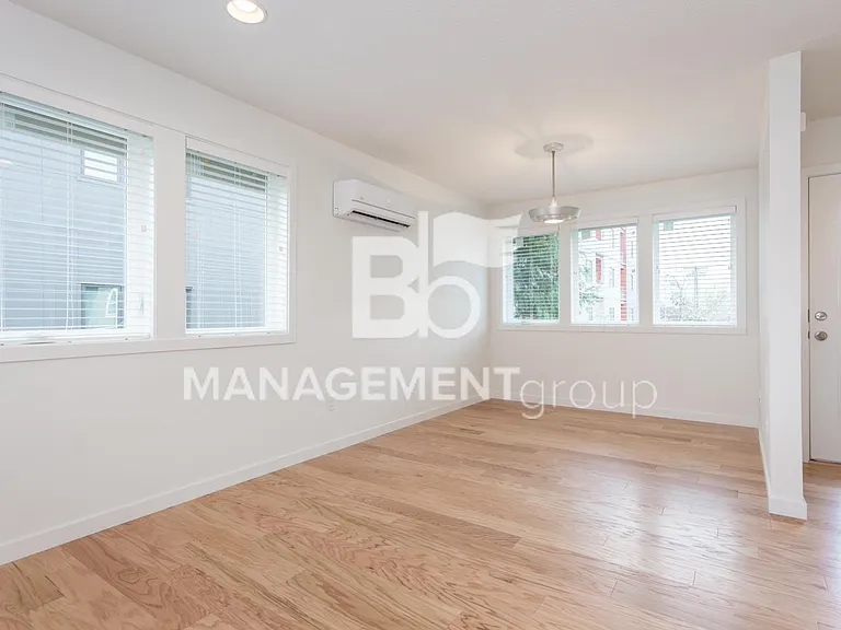 4038 NE Garfield Ave — Photo 5