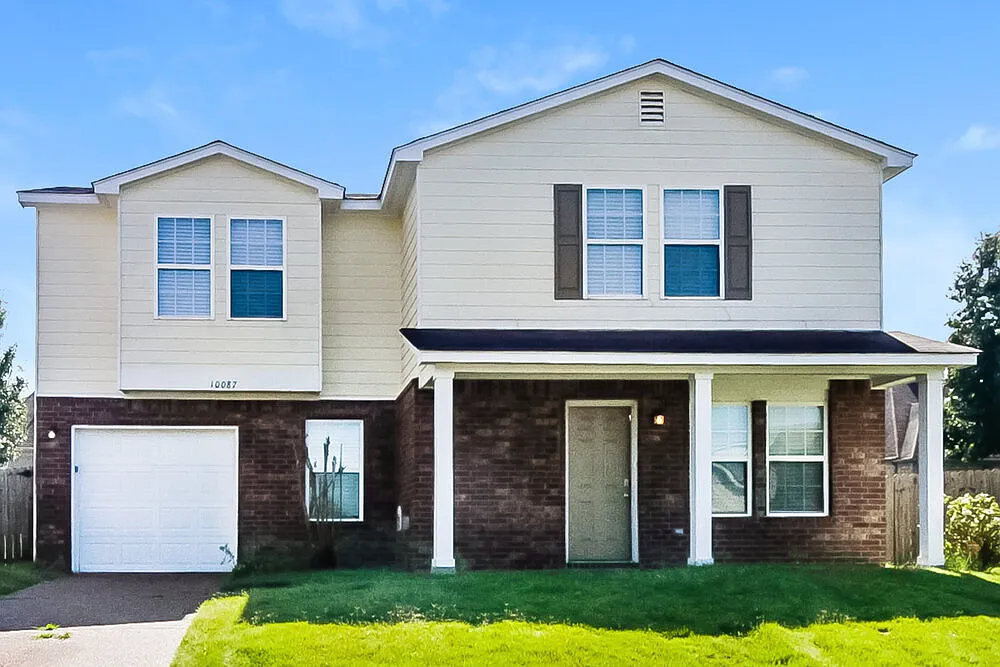 3 bed, 2.5 bath, 1721 sqft, $1,675 — Photo 1