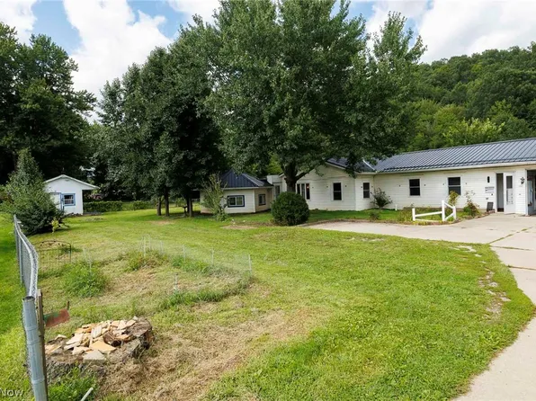 1843 Brightwood Rd SE, New Philadelphia, OH 44663