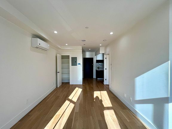 3rd image of 317 Winthrop St #2A
