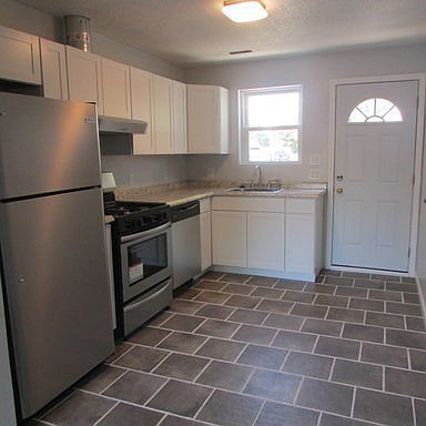 3rd image of 302 S Broad St #302-5SBRO