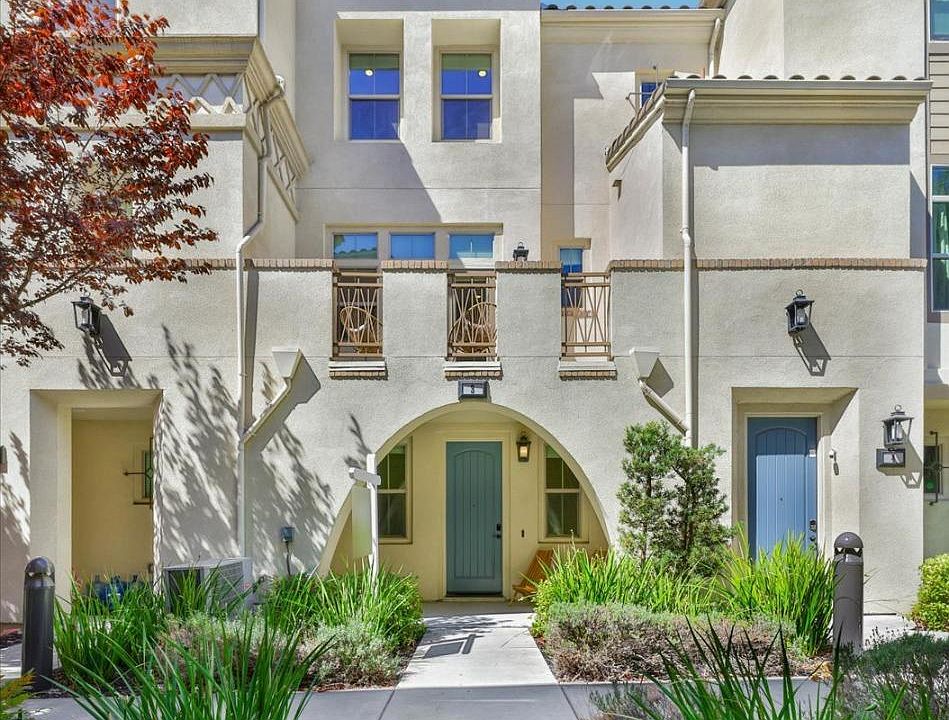 1st image of 140 Bayto Pl Unit 3