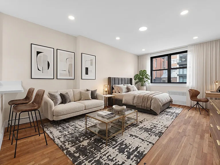 329 W 14th St #D3 — Photo 1