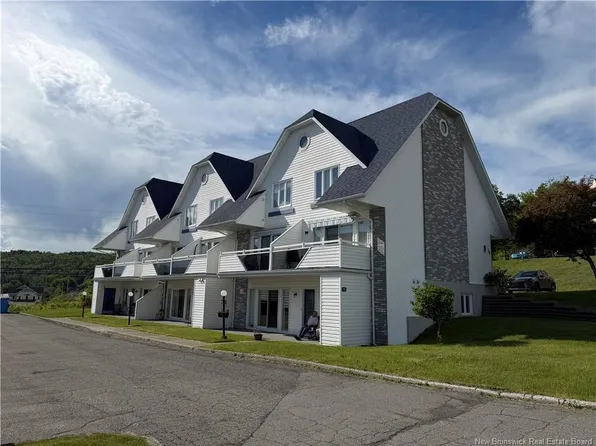 20 Du Bourg Ave, Edmundston, NB E3V 4C5