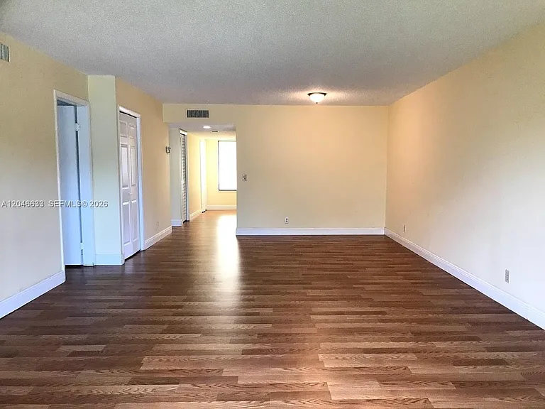 369 Lakeview Dr #203 — Photo 10