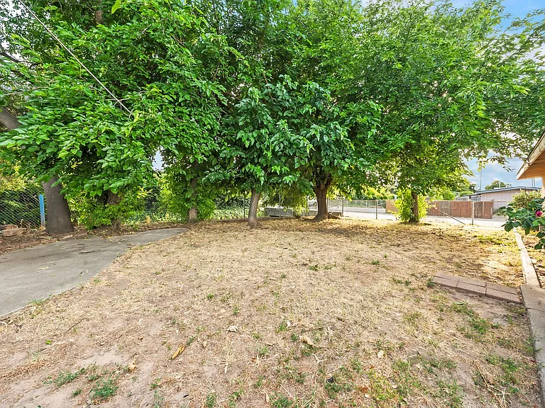 6436 Thomas Dr — Photo 13