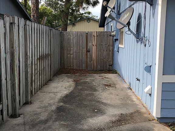5th image of 526 Flomich St