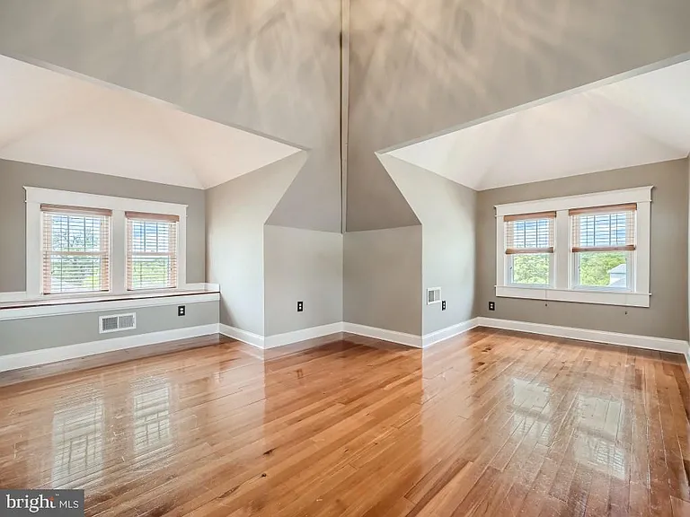 3201 E Joppa Rd — Photo 22