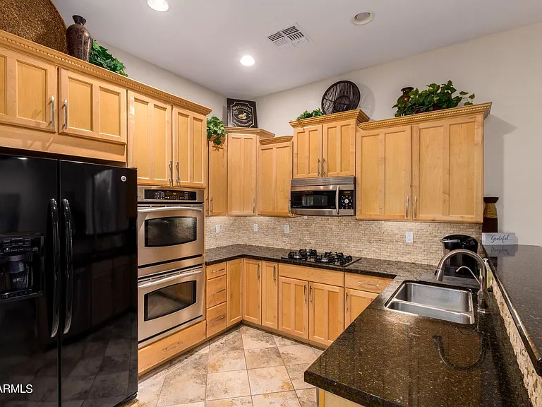3103 W Sentinel Rock Rd — Photo 6