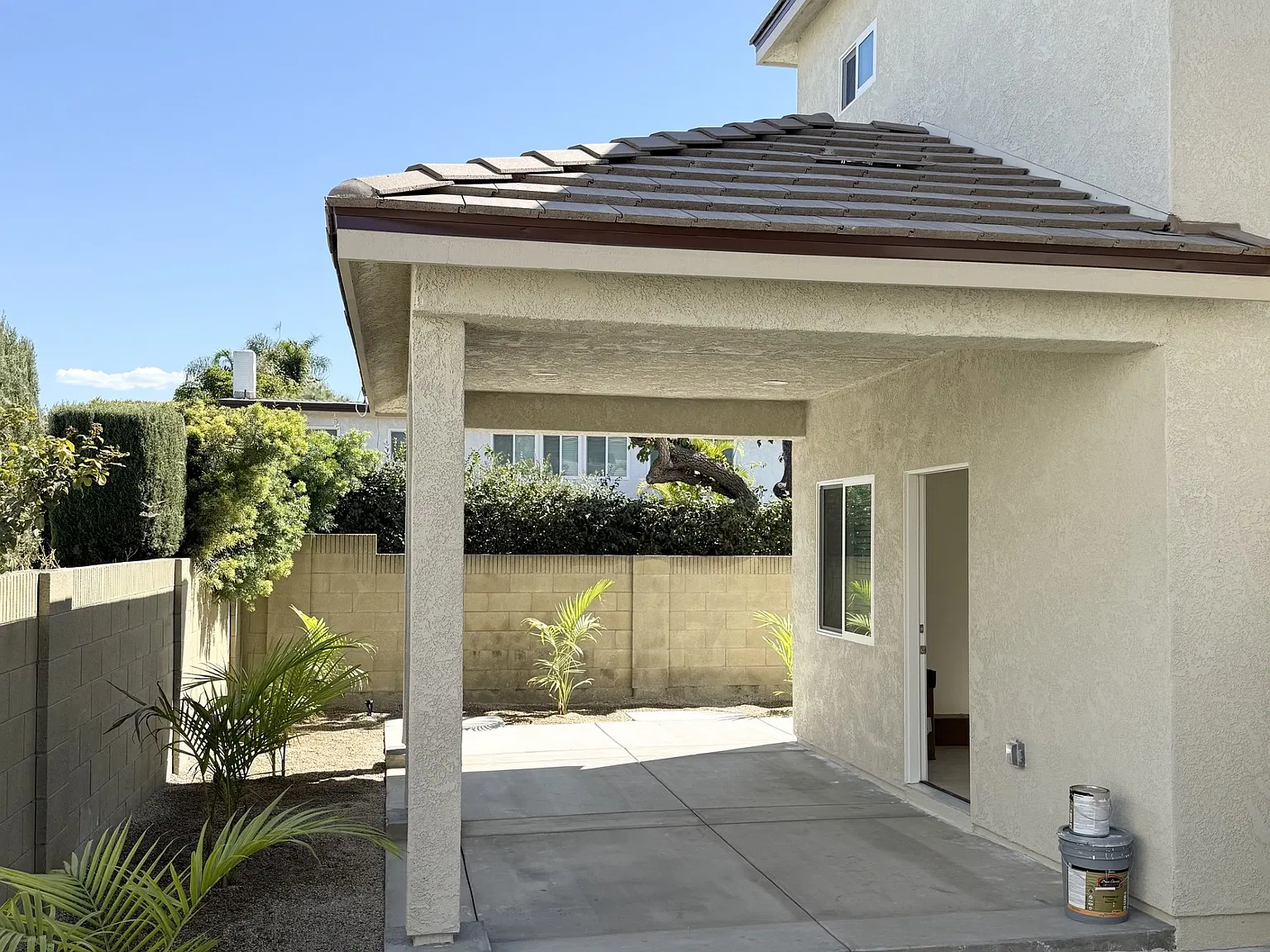 3 bed, 1200 sqft, $4,100 — Photo 2