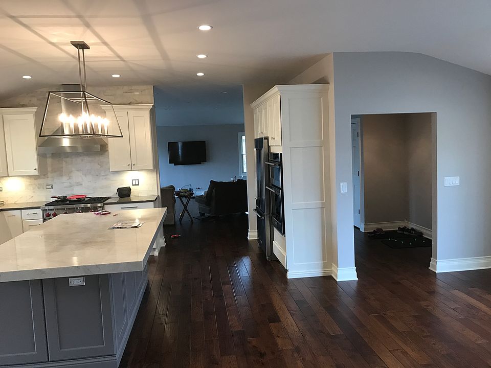 1st image of 1537 N Hickory Ave