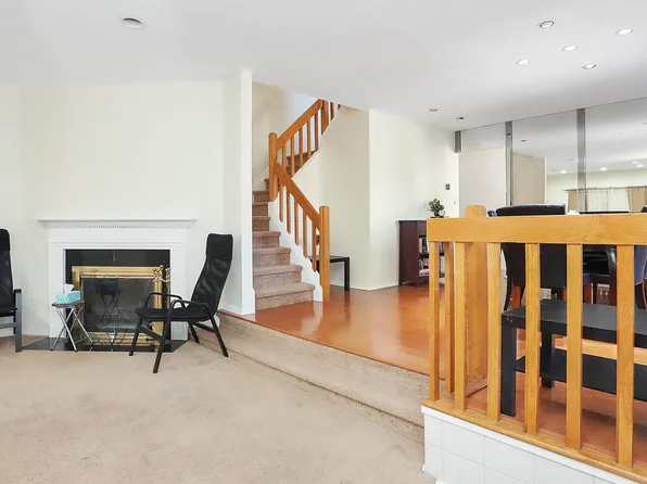 44 Marina Ky #44, Secaucus, NJ 07094