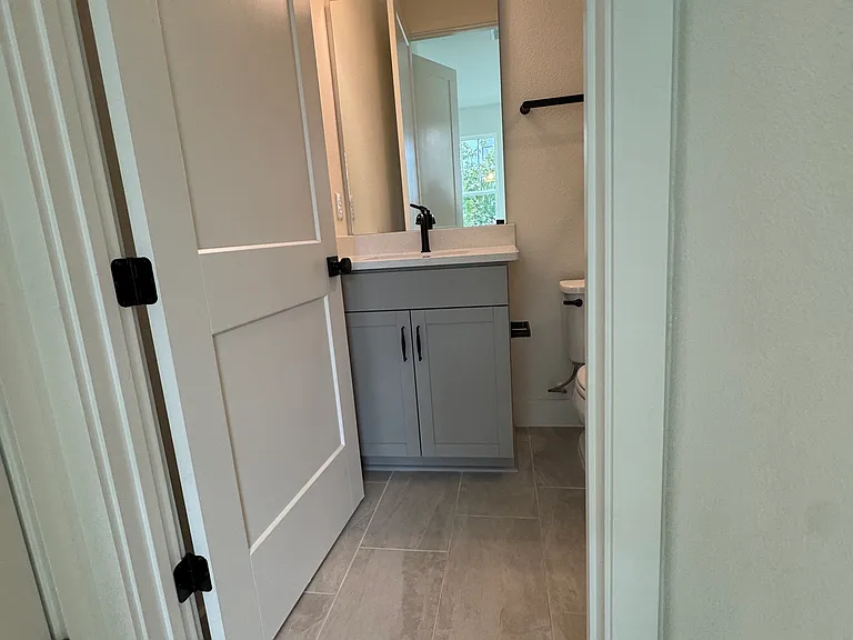 3rd Bathroom (1st Floor)