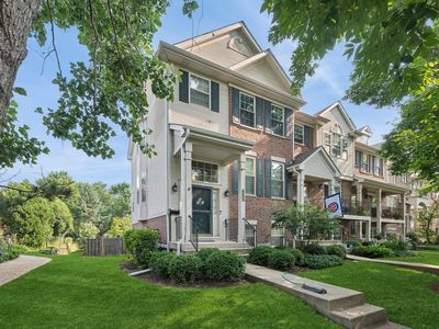 2106 Rugen Rd #B, Glenview, IL, 60026