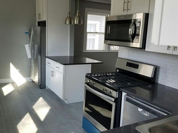 3rd image of 4018 N Lawler Ave